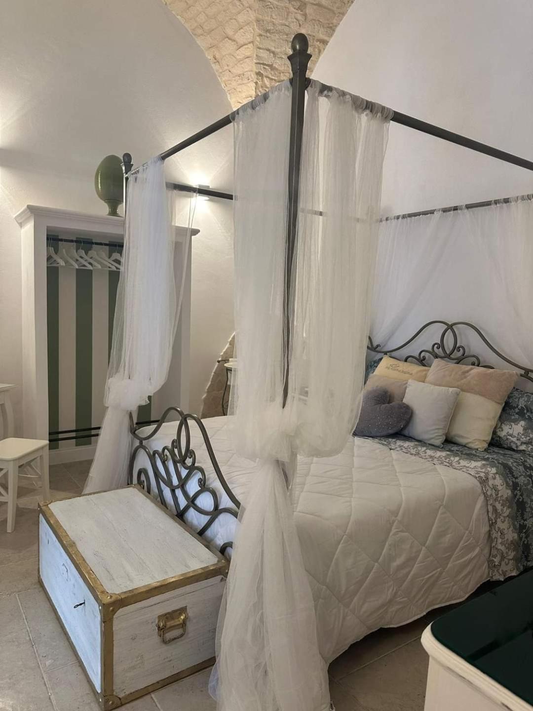 מרטינה פרנקה Un Giorno Bellissimo Suite & Spa מראה חיצוני תמונה
