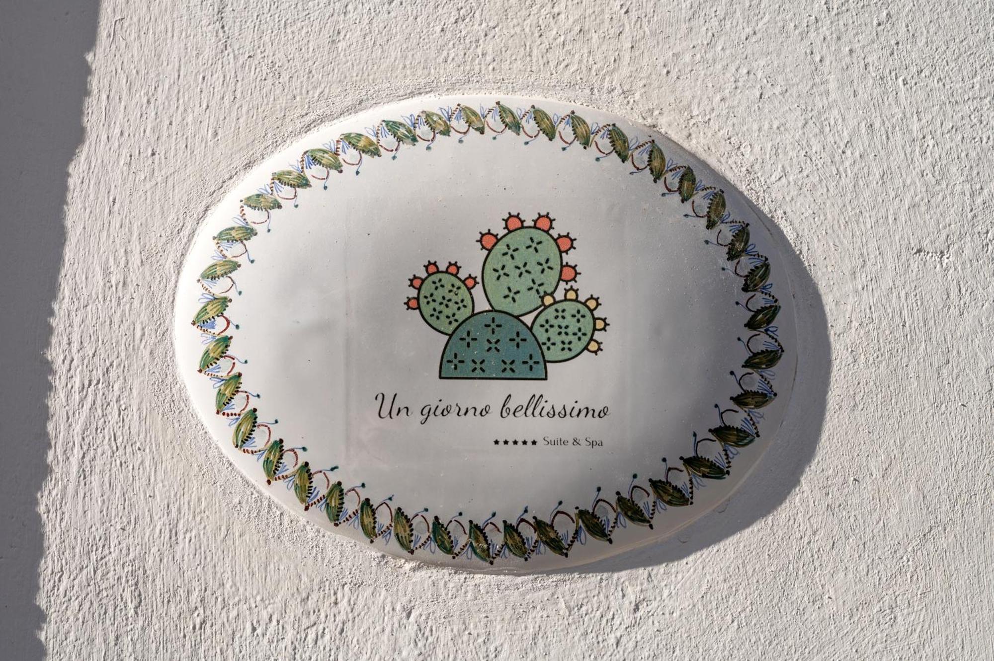מרטינה פרנקה Un Giorno Bellissimo Suite & Spa מראה חיצוני תמונה